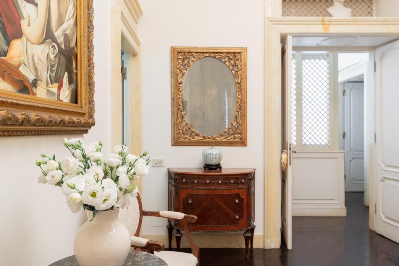Iflat Spanish Steps Luxury And Historical Apt Lägenhet Rom Exteriör bild